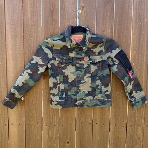 Levi’s Boys Camo Jean Jacket Size 7 | Snap Buttons + Sleeve Pocket